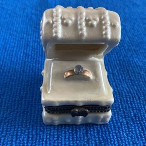 Ceramic jewelry box.